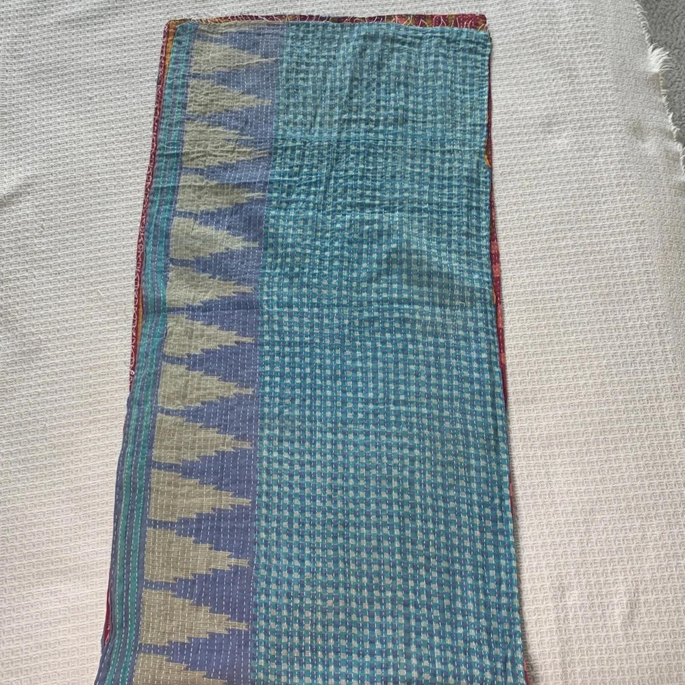 Kantha Bae Headwrap gold, red, blue